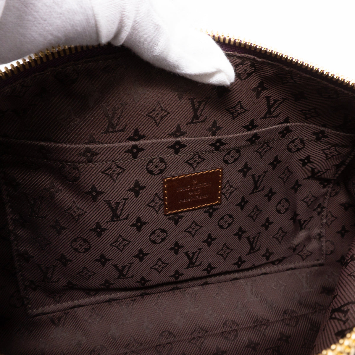 Louis-vuitton Pochette Onatah Mahina Leather Aubergine