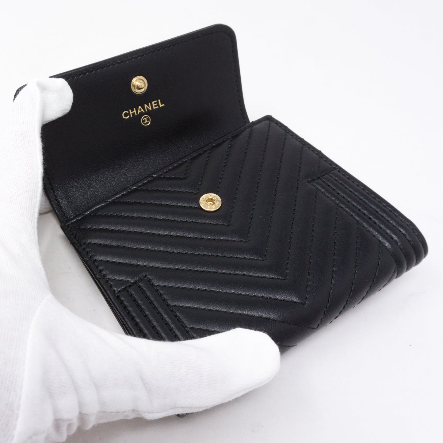 Small Classic Flap Boy Wallet Chevron Black Leather