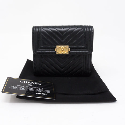 Small Classic Flap Boy Wallet Chevron Black Leather