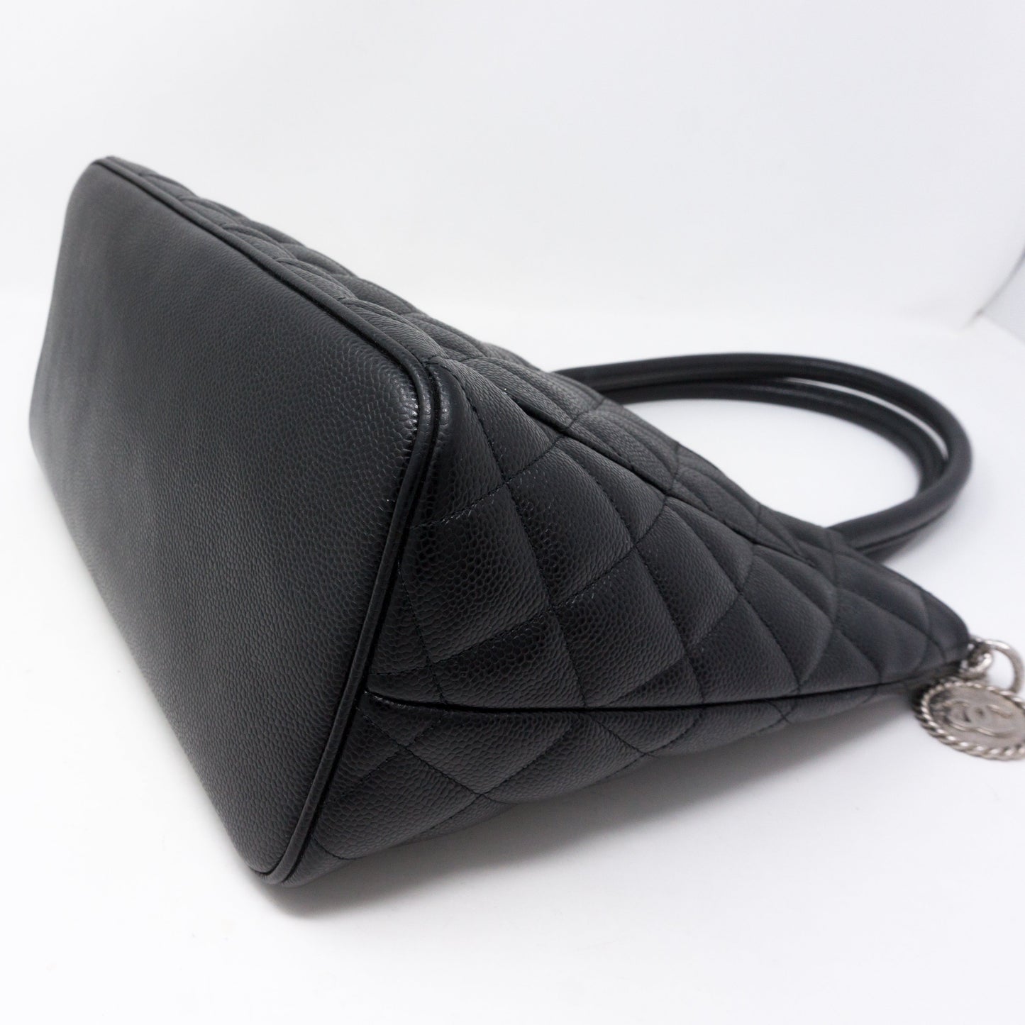 Médaillon Black Caviarskin