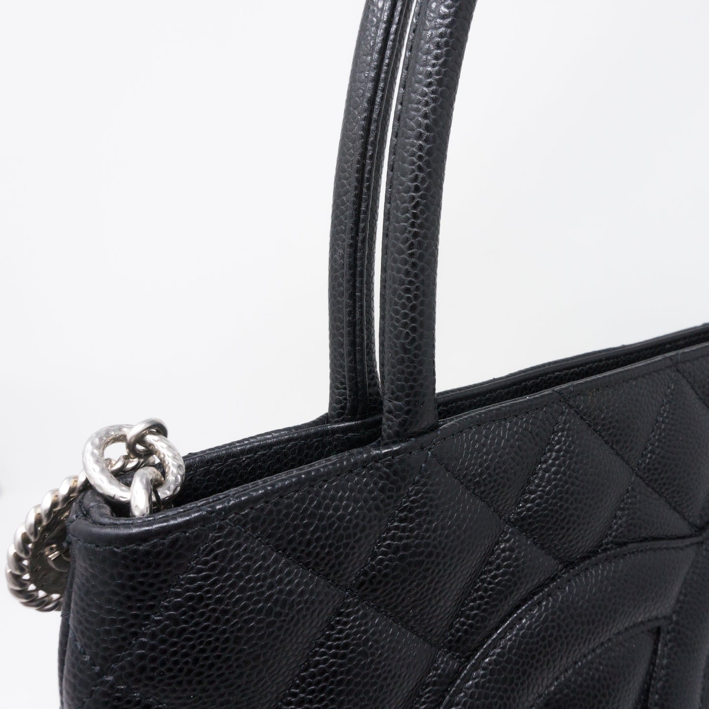 Médaillon Black Caviarskin