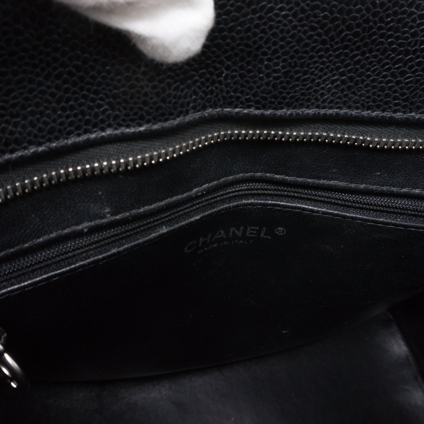 Médaillon Black Caviarskin