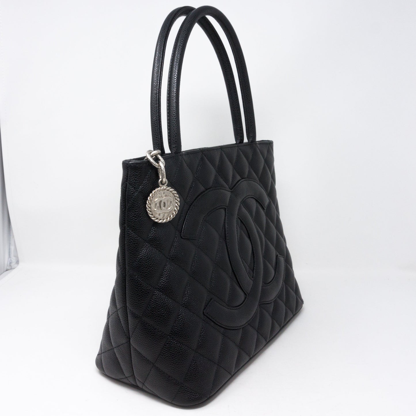 Médaillon Black Caviarskin
