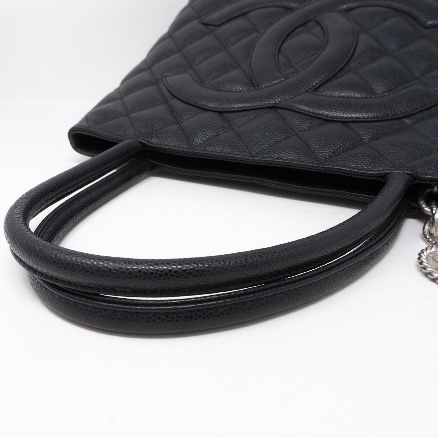 Médaillon Black Caviarskin