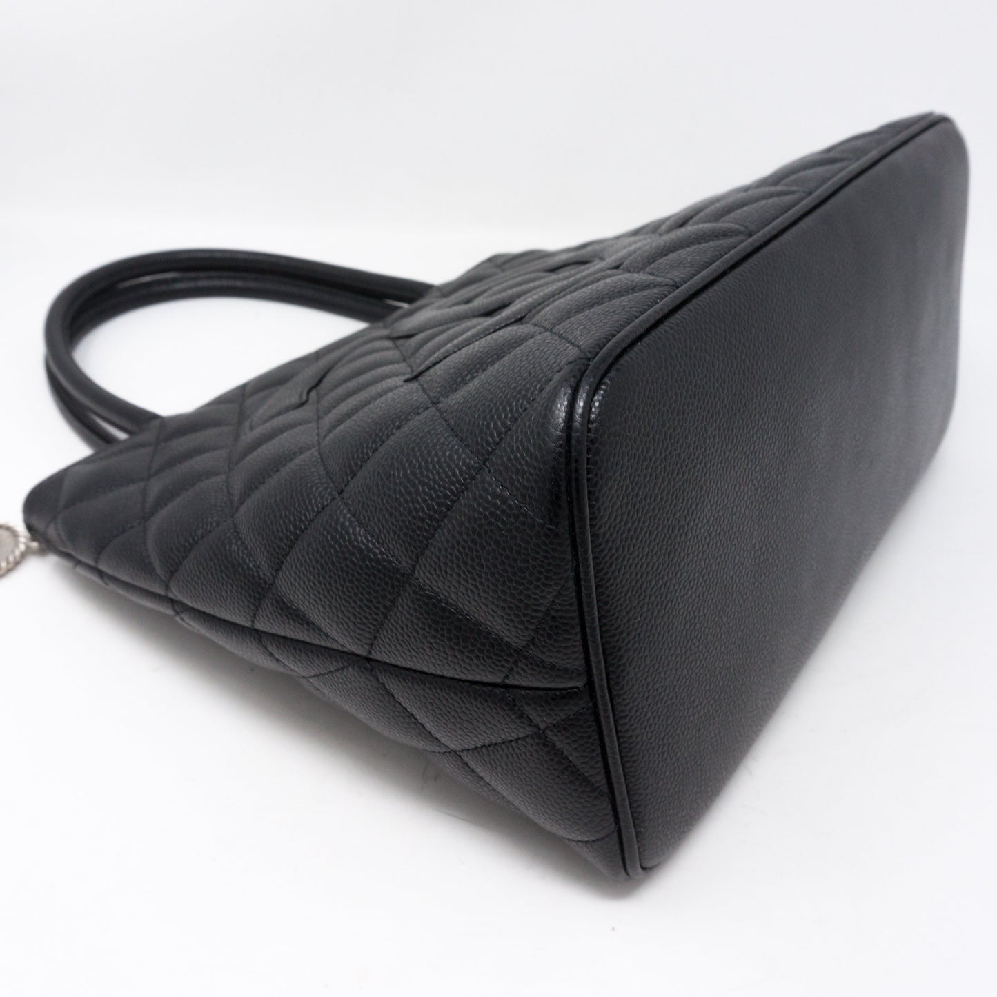 Médaillon Black Caviarskin