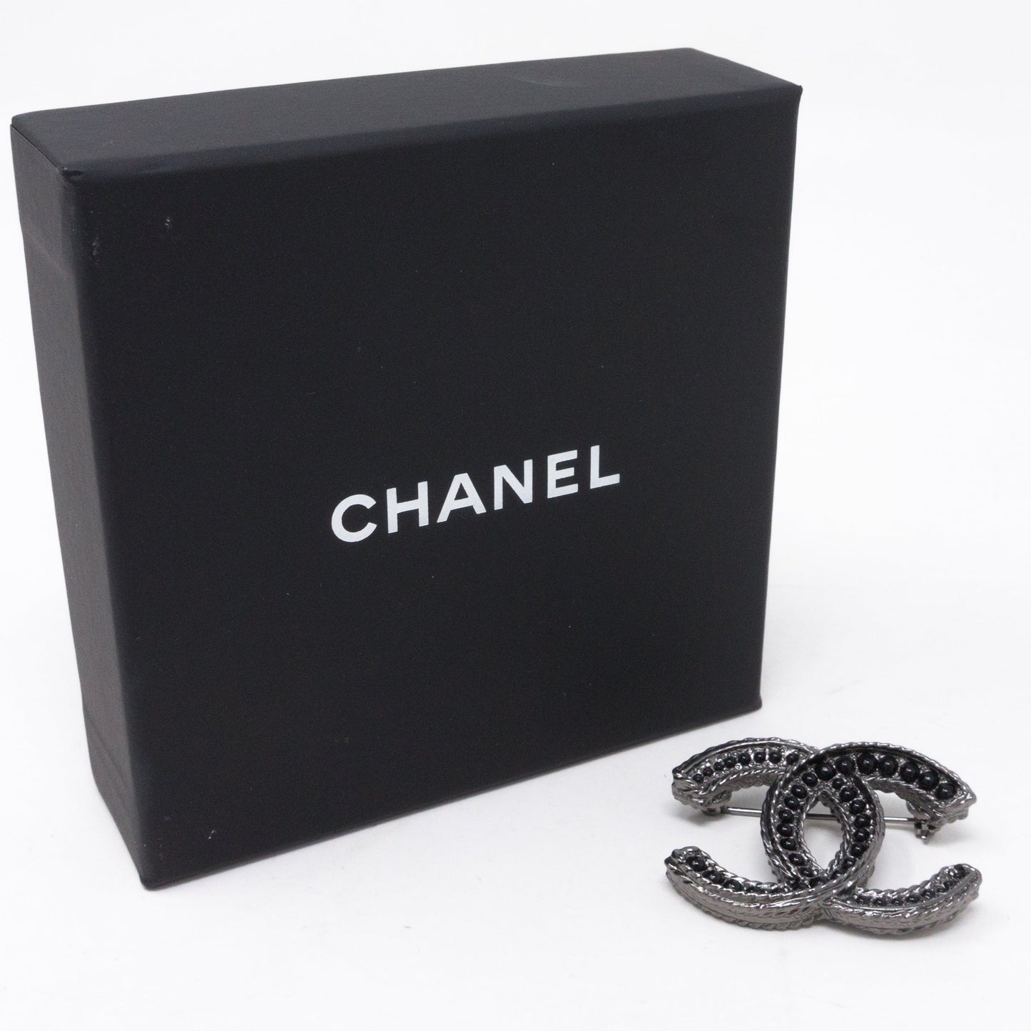 CC Brooch Black Pearl Ruthenium
