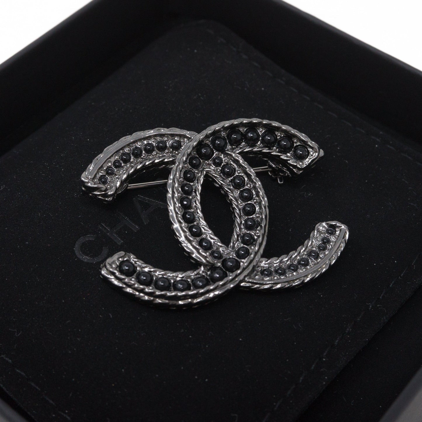 CC Brooch Black Pearl Ruthenium