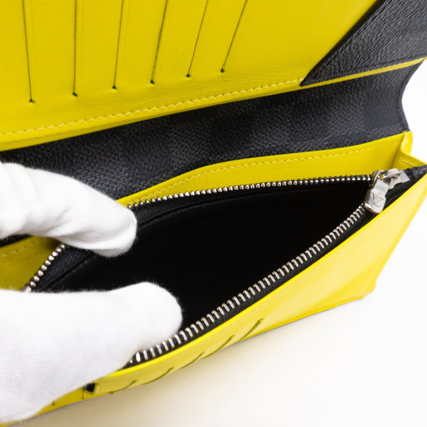 Louis-vuitton Brazza Wallet Damier Graphite Yellow Stripe