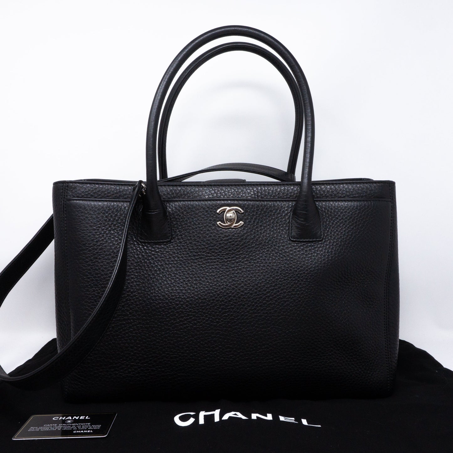 Executive Cerf Tote Black Leather Silver