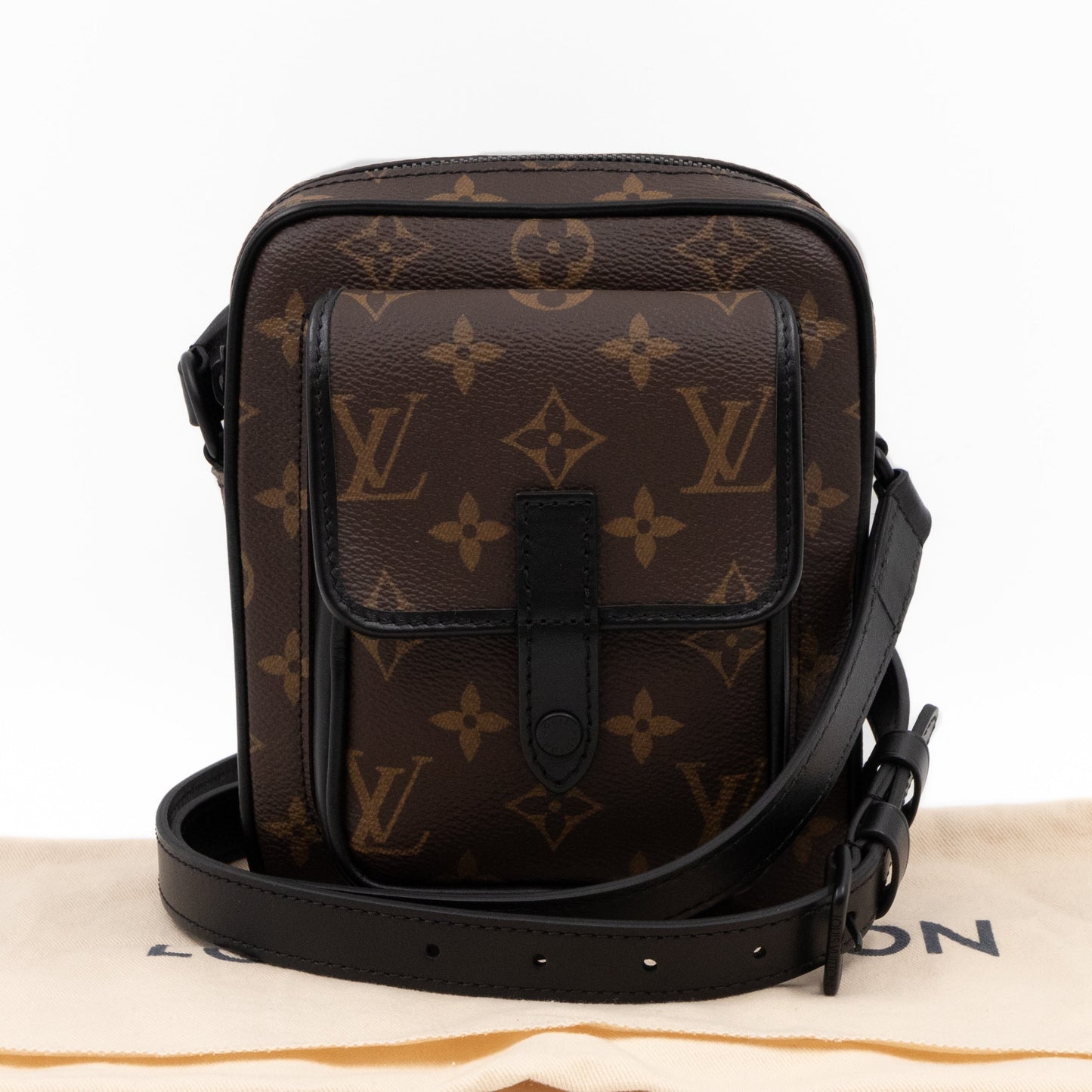 Christopher Wearable Wallet Monogram Black
