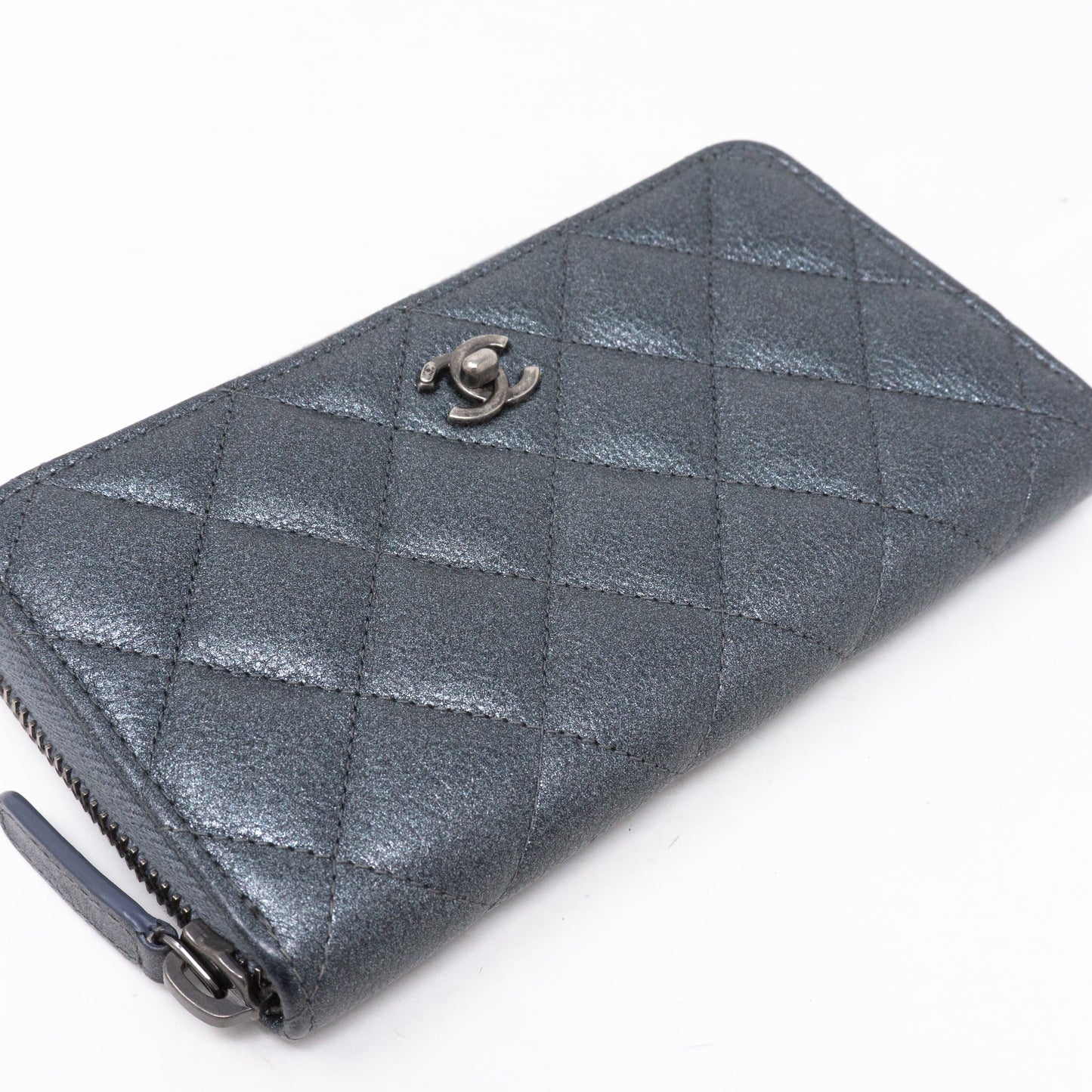 Medium Zipped Wallet Grey Metallic Leather