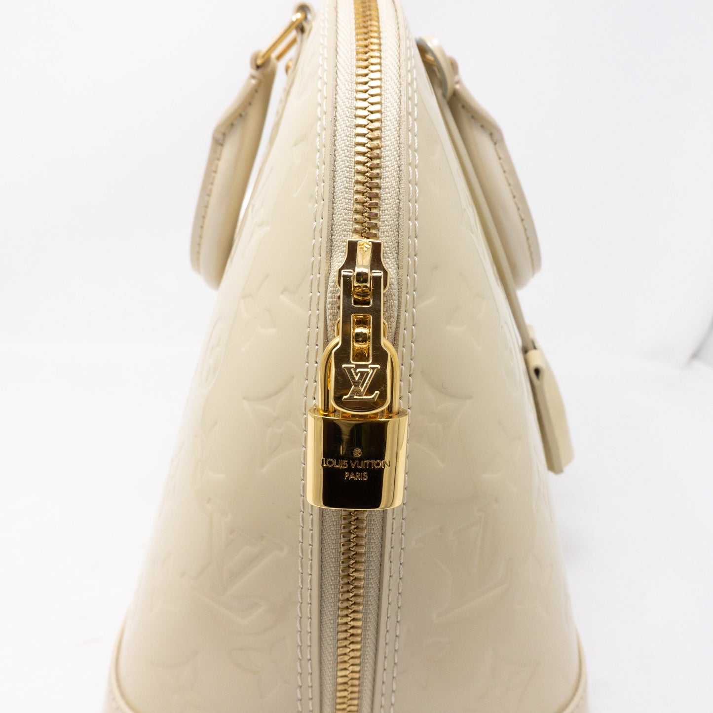 Louis-vuitton Alma PM Vernis Blanc Corail