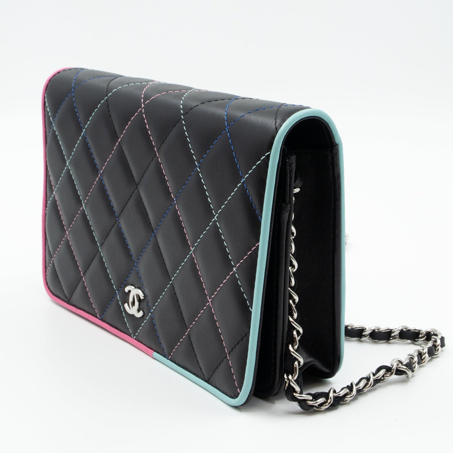 Classic Wallet On Chain Black Pastel Leather