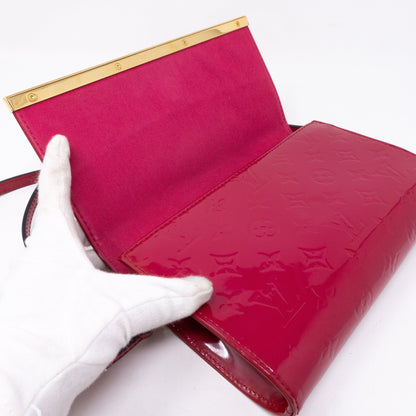 Louis-vuitton Ana Clutch Vernis Indian Rose