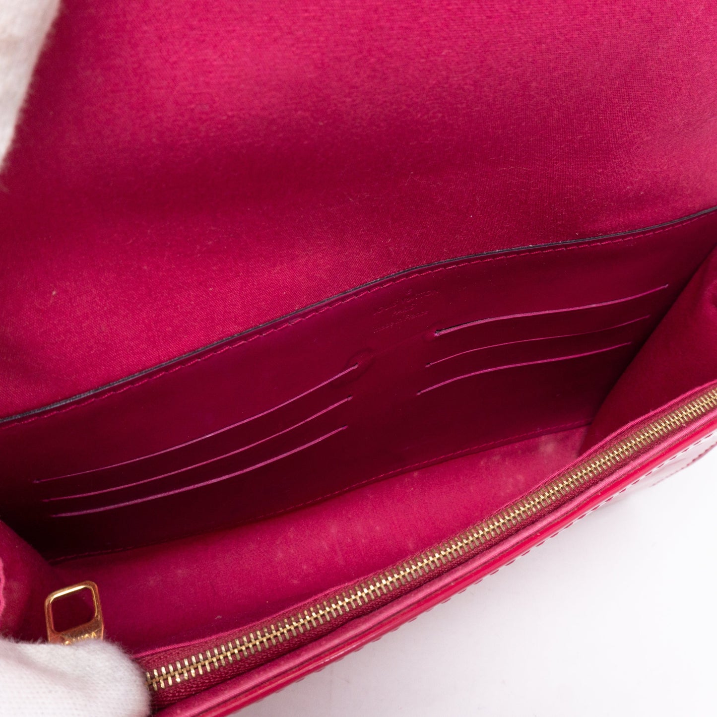 Louis-vuitton Ana Clutch Vernis Indian Rose