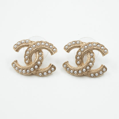 CC Pearl Earrings Light Gold