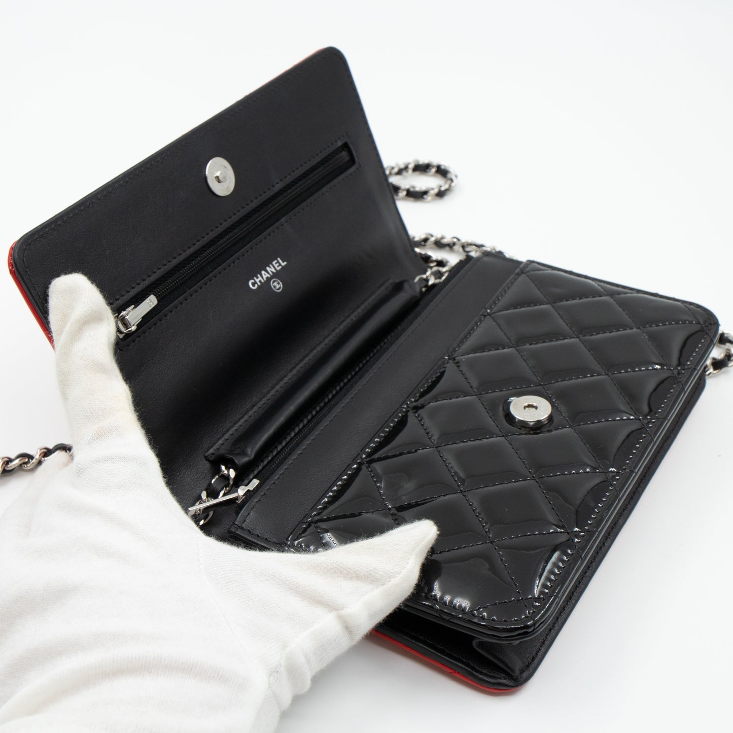 Classic Wallet On Chain Black Red Patent Leather