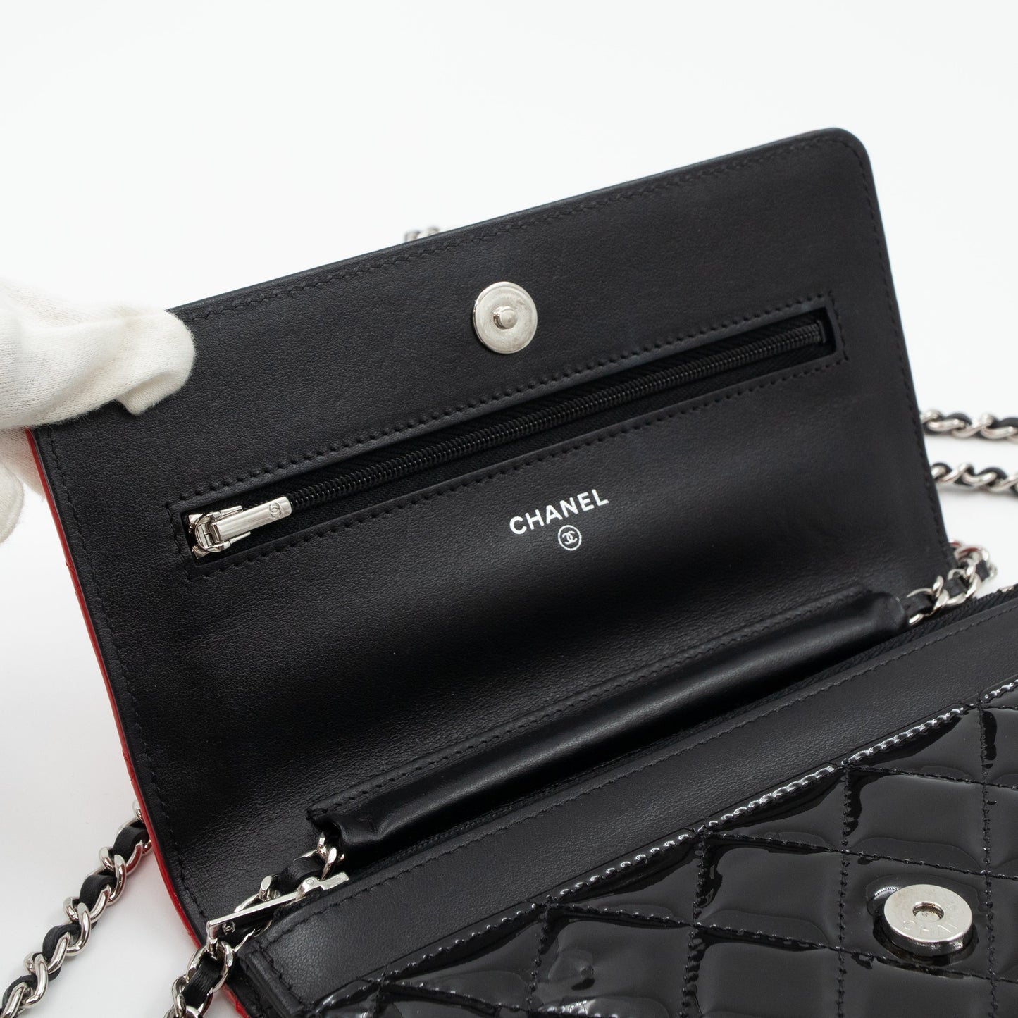 Classic Wallet On Chain Black Red Patent Leather