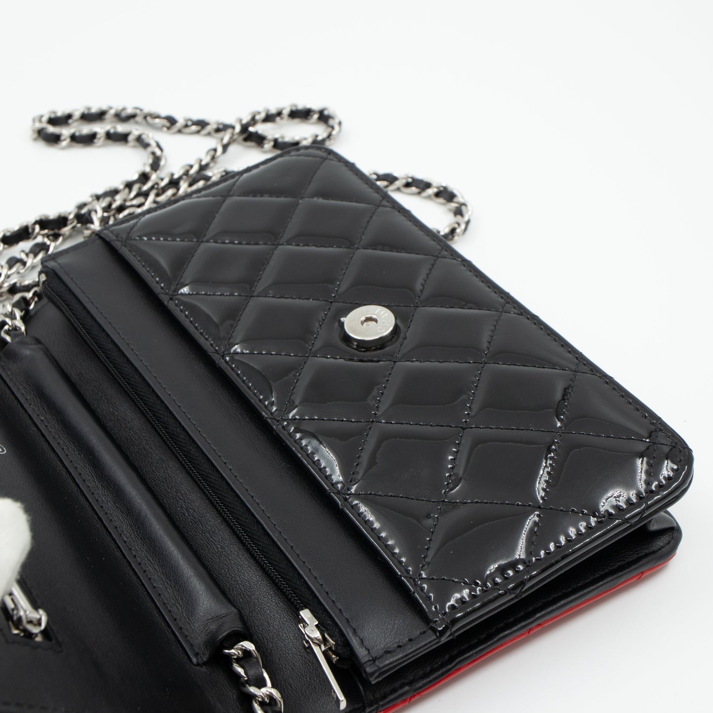 Classic Wallet On Chain Black Red Patent Leather