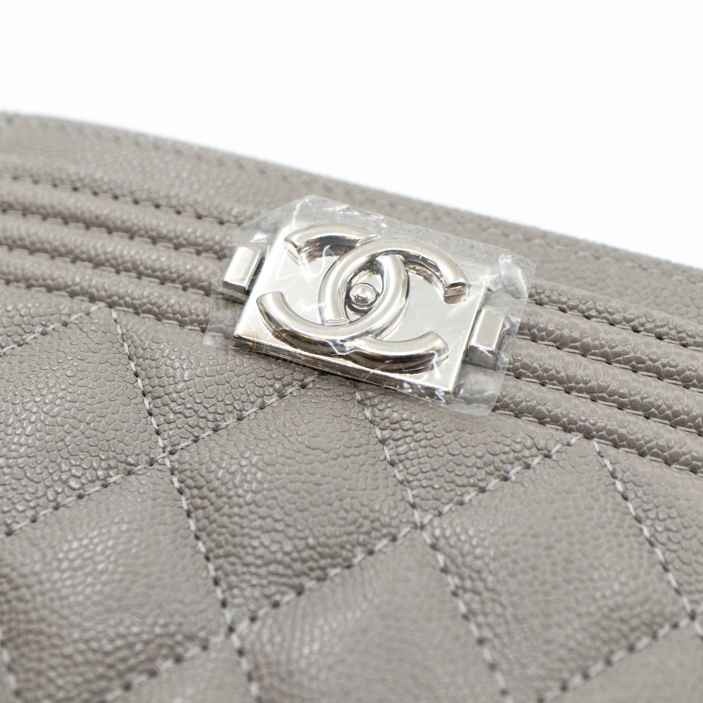 Boy Classic  Holder Grey Caviar