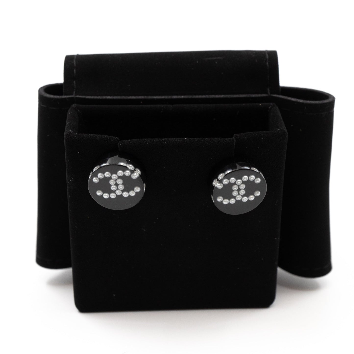 CC Round Earrings Black Pearl
