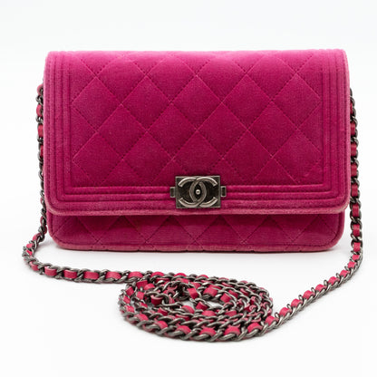 Boy Wallet On Chain Pink Velvet