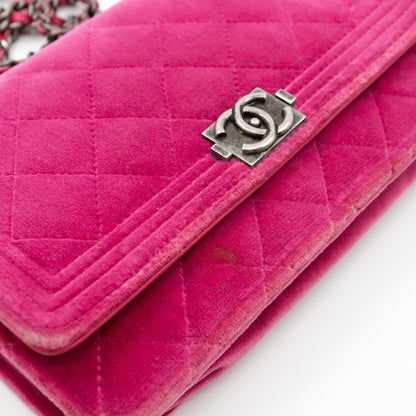 Boy Wallet On Chain Pink Velvet