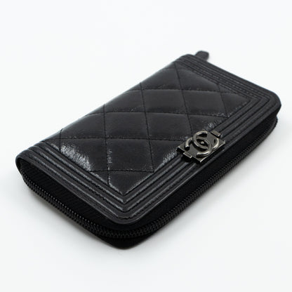 Medium Zipped Boy Wallet So Black