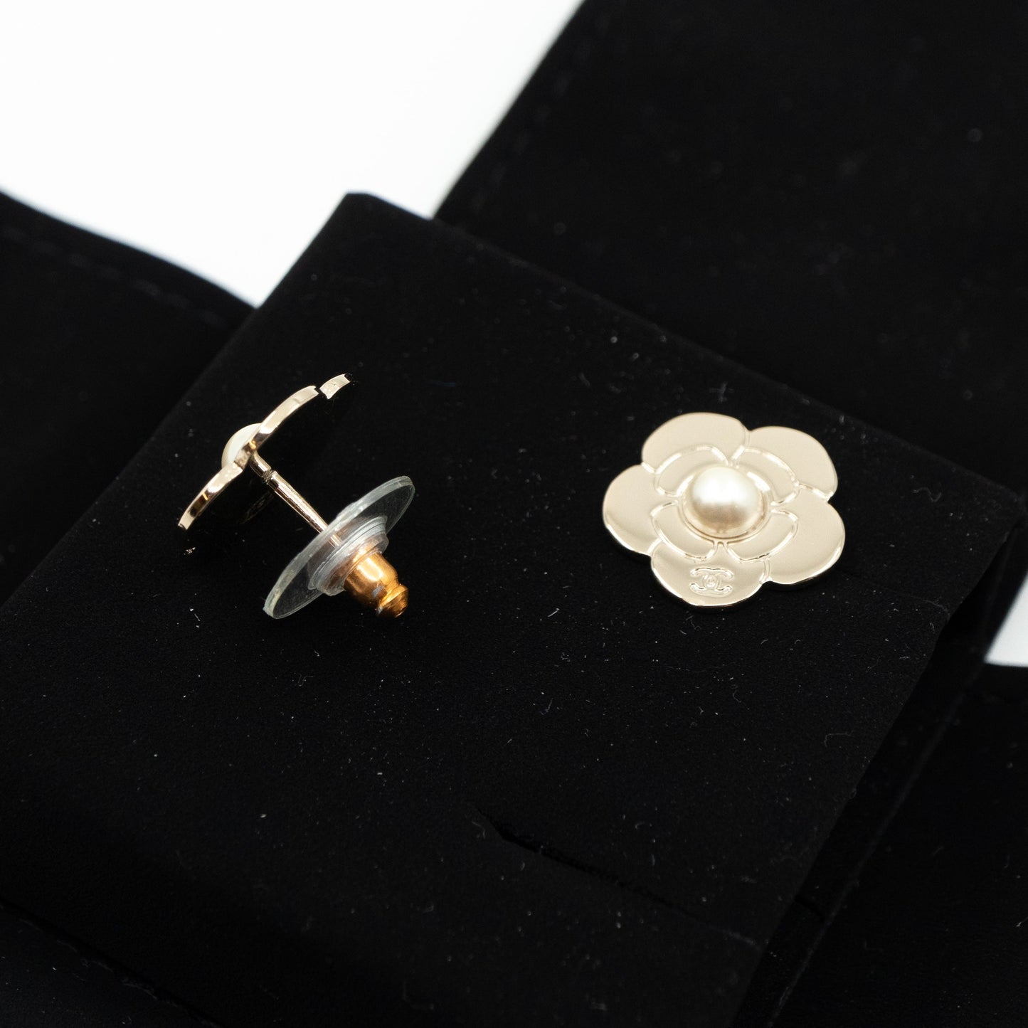 Camellia Pearl Earrings Light Gold