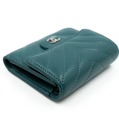 Small Classic Flap Wallet Green Leather