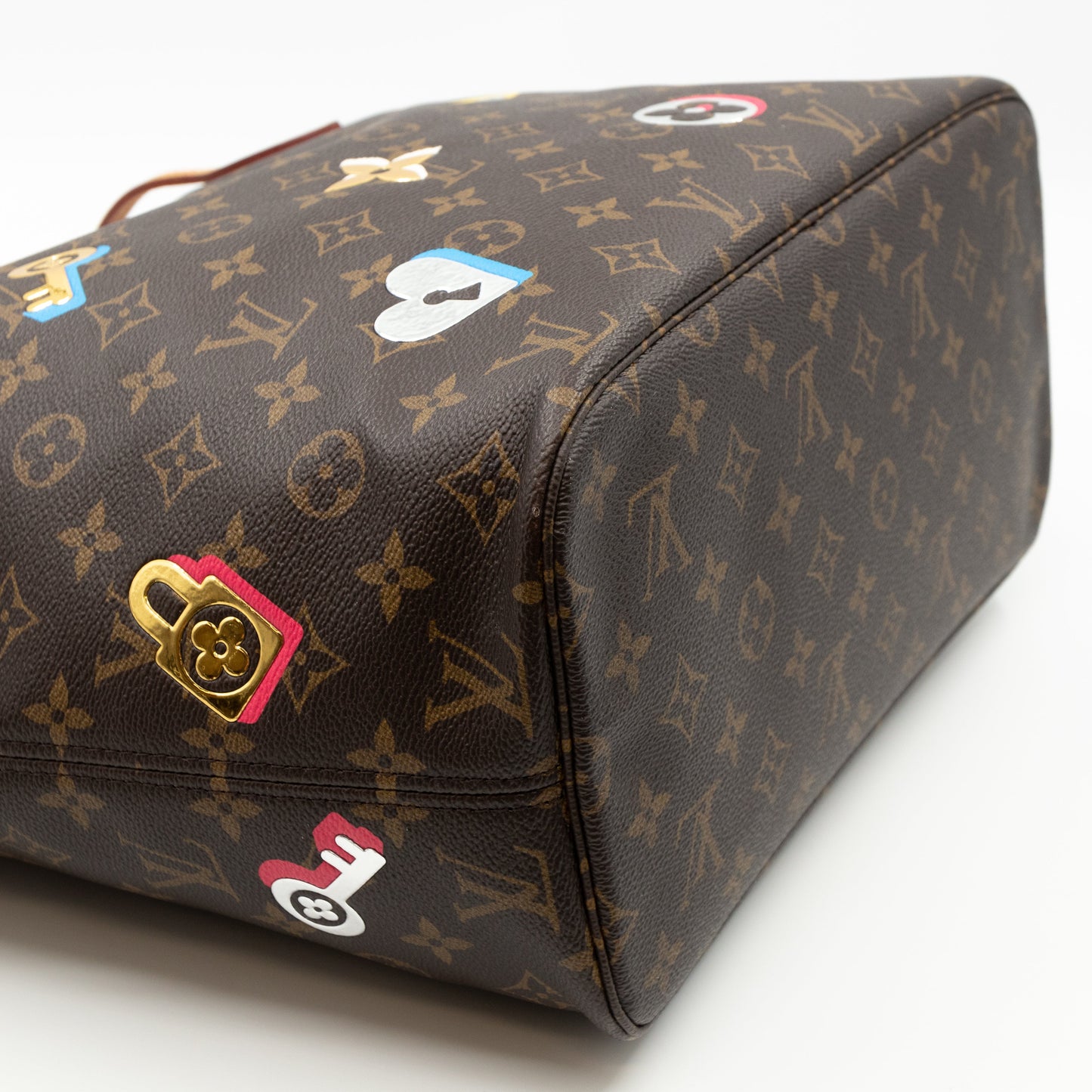 Louis-vuitton Neverfull MM Monogram Love Lock