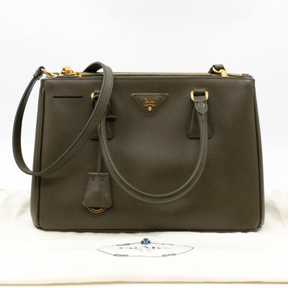 Galleria Medium Double Zip Green Saffiano