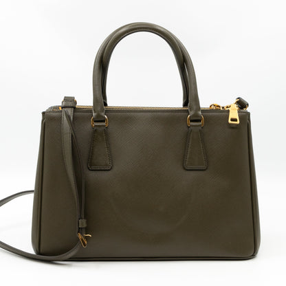 Galleria Medium Double Zip Green Saffiano