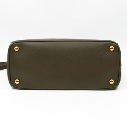 Galleria Medium Double Zip Green Saffiano