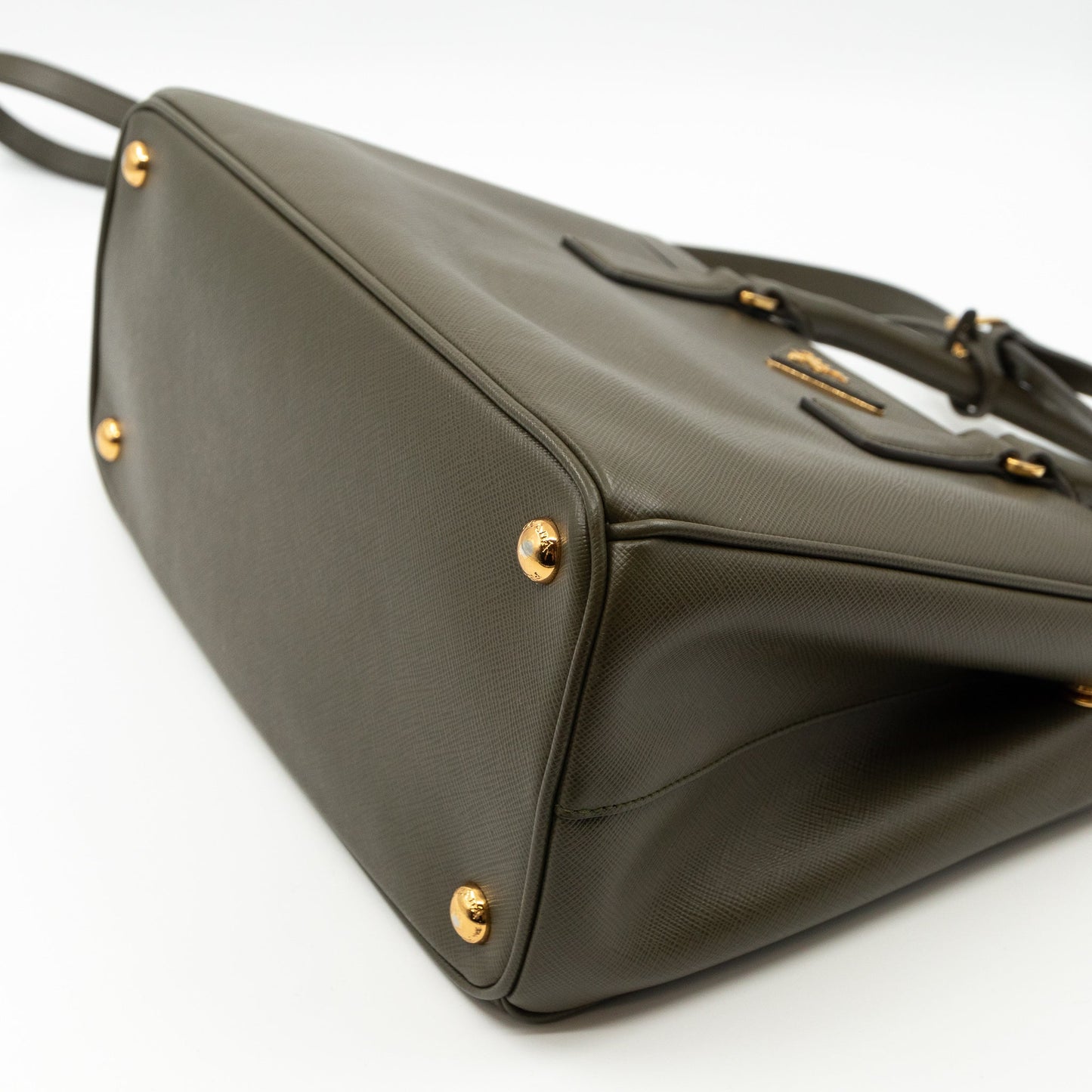 Galleria Medium Double Zip Green Saffiano