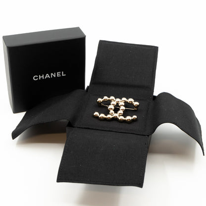 CC Metal Pearls Brooch