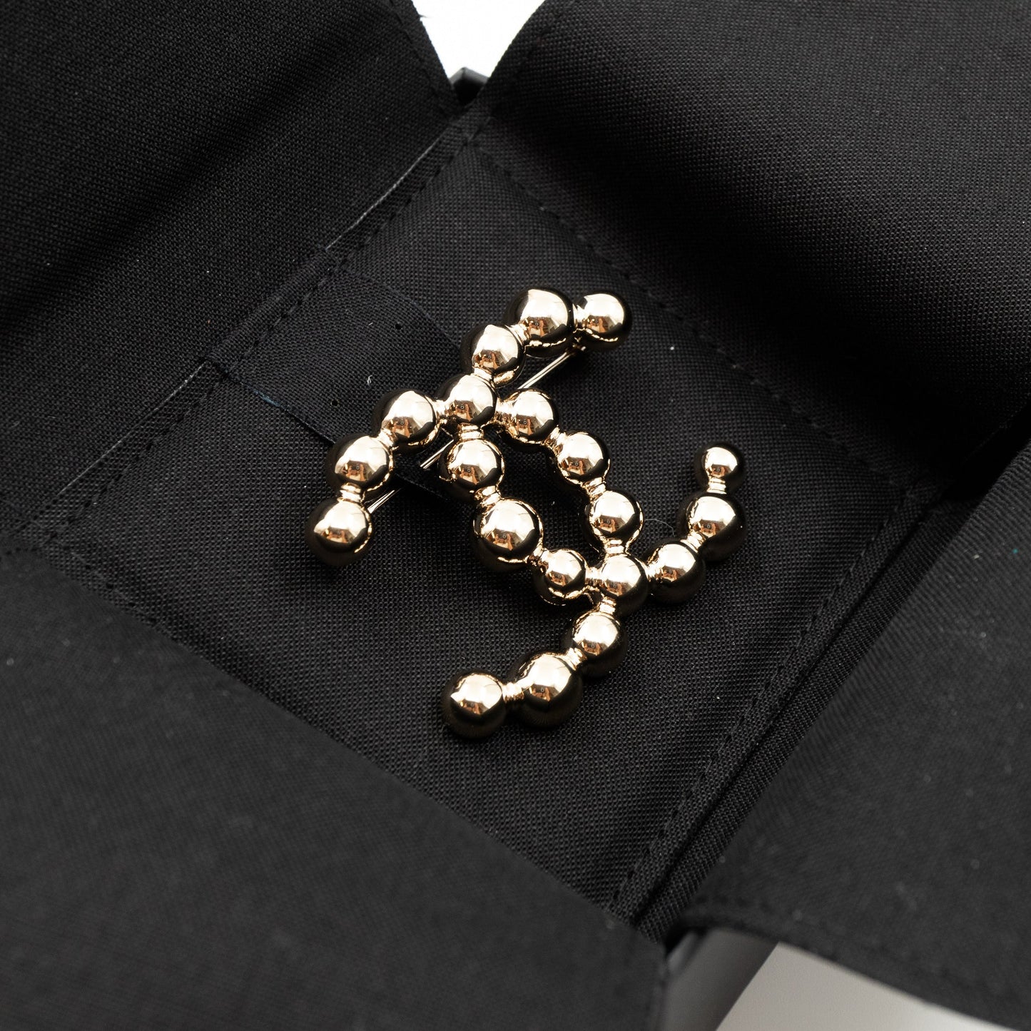 CC Metal Pearls Brooch