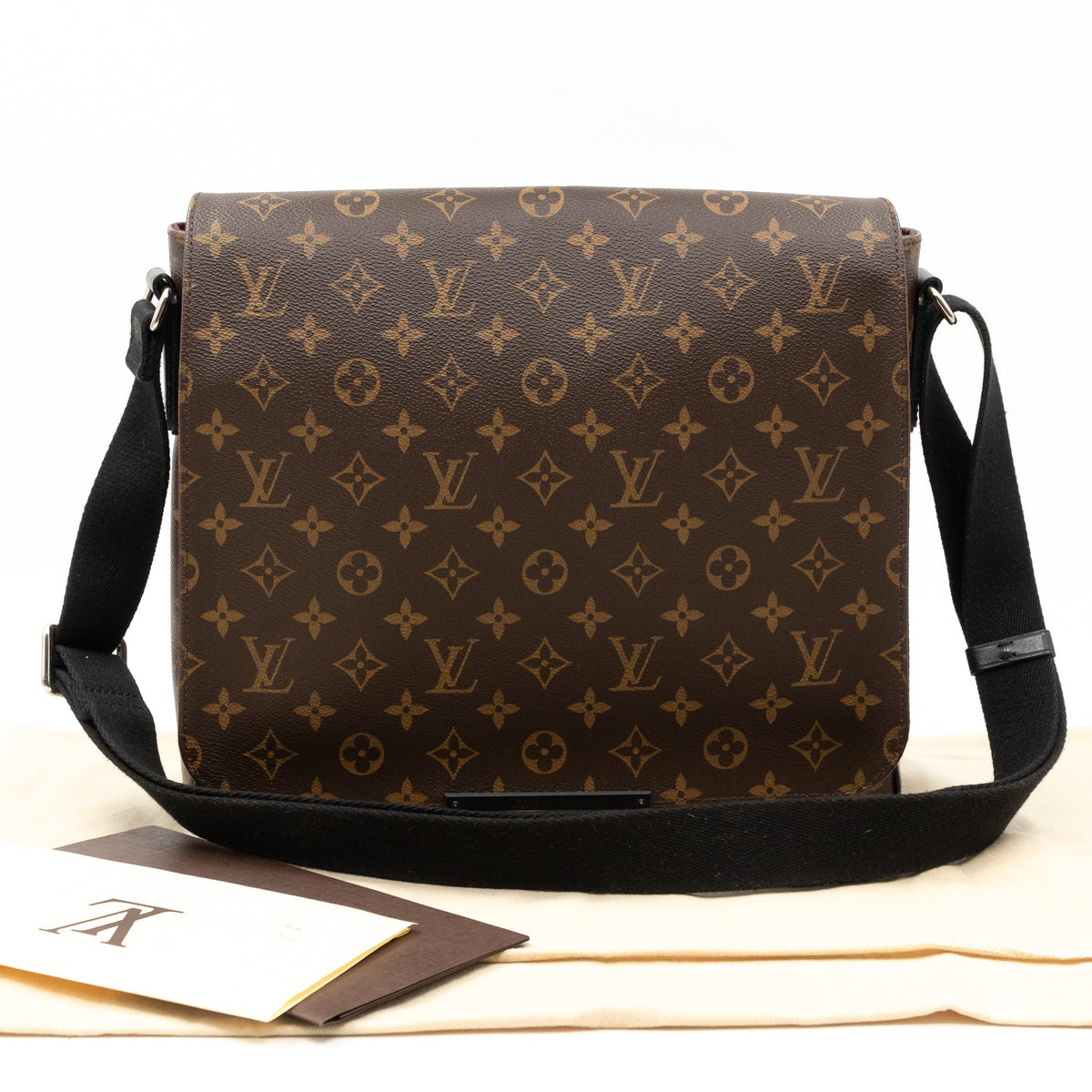 Louis-vuitton District MM Monogram Macassar