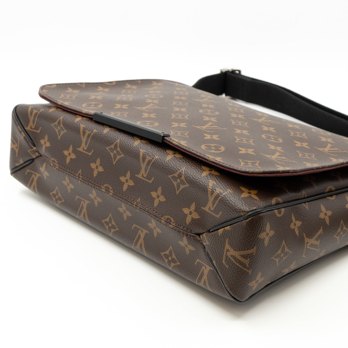 Louis-vuitton District MM Monogram Macassar
