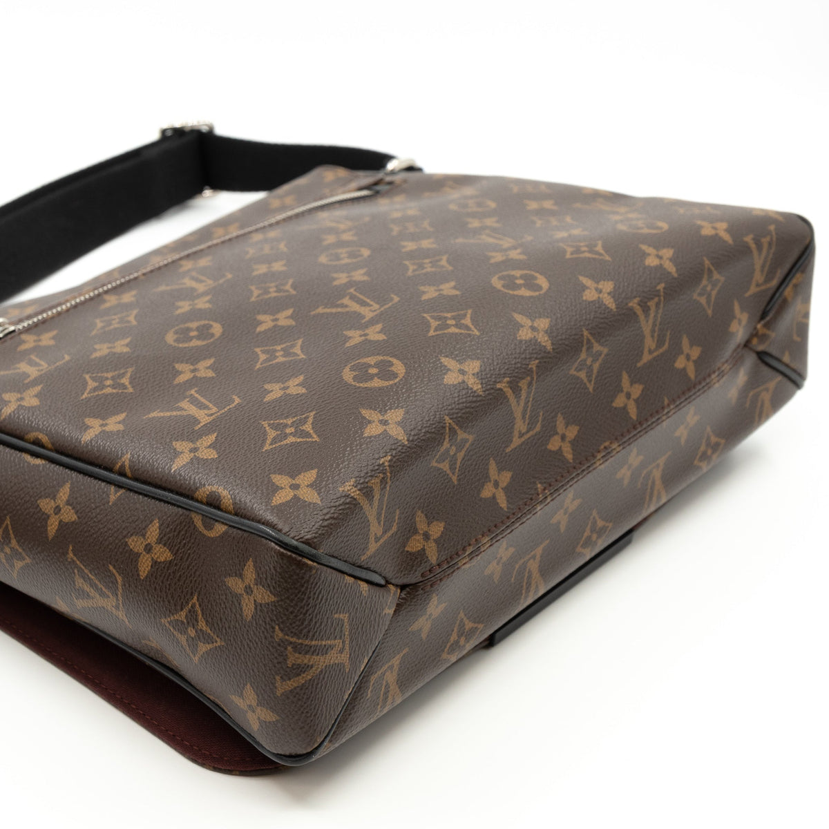 Louis-vuitton District MM Monogram Macassar