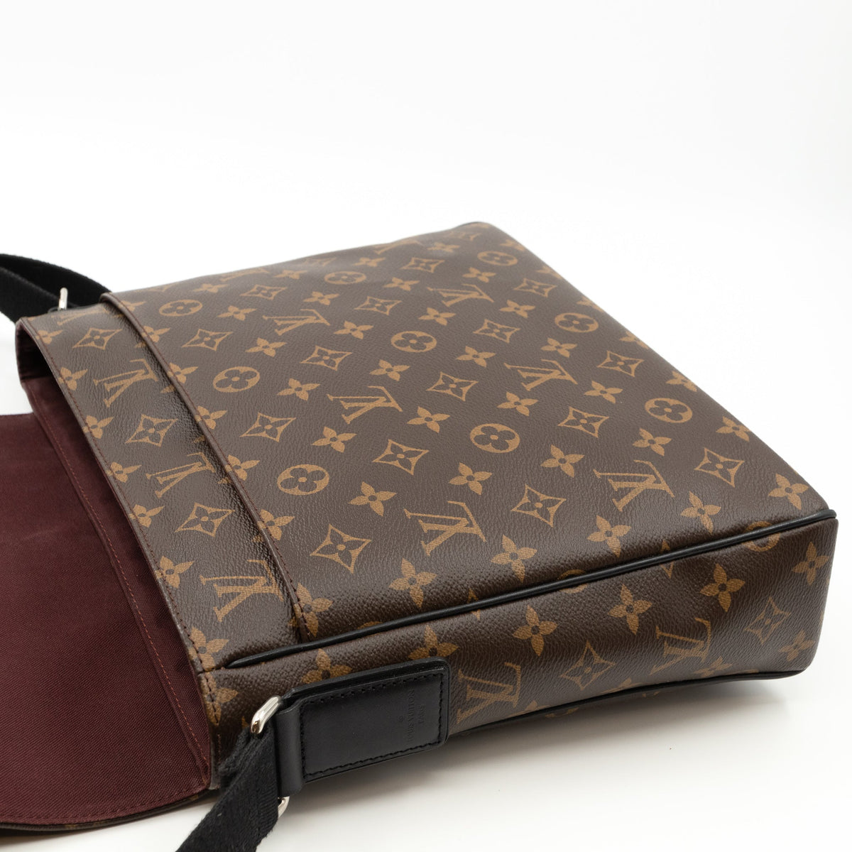 Louis-vuitton District MM Monogram Macassar