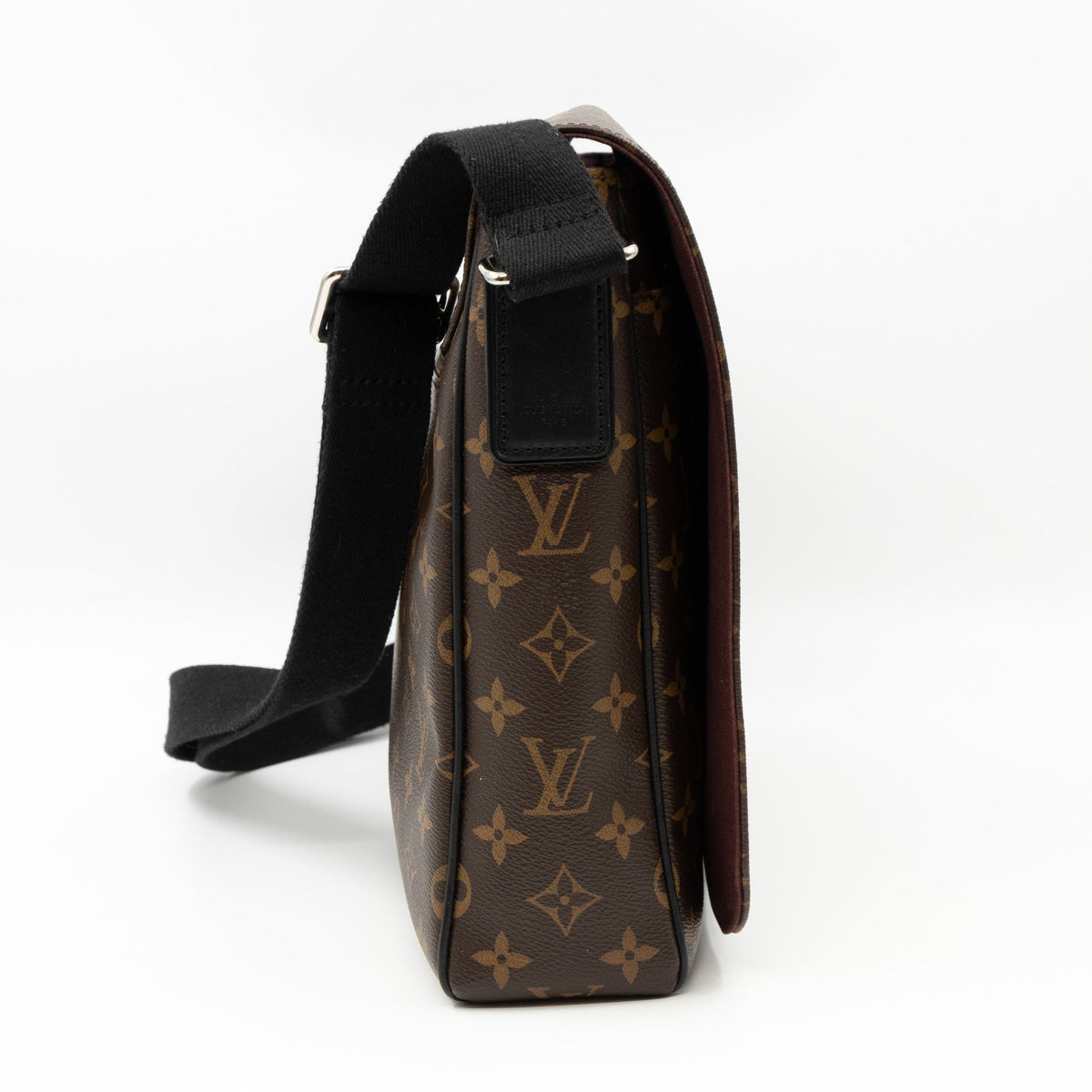 Louis-vuitton District MM Monogram Macassar