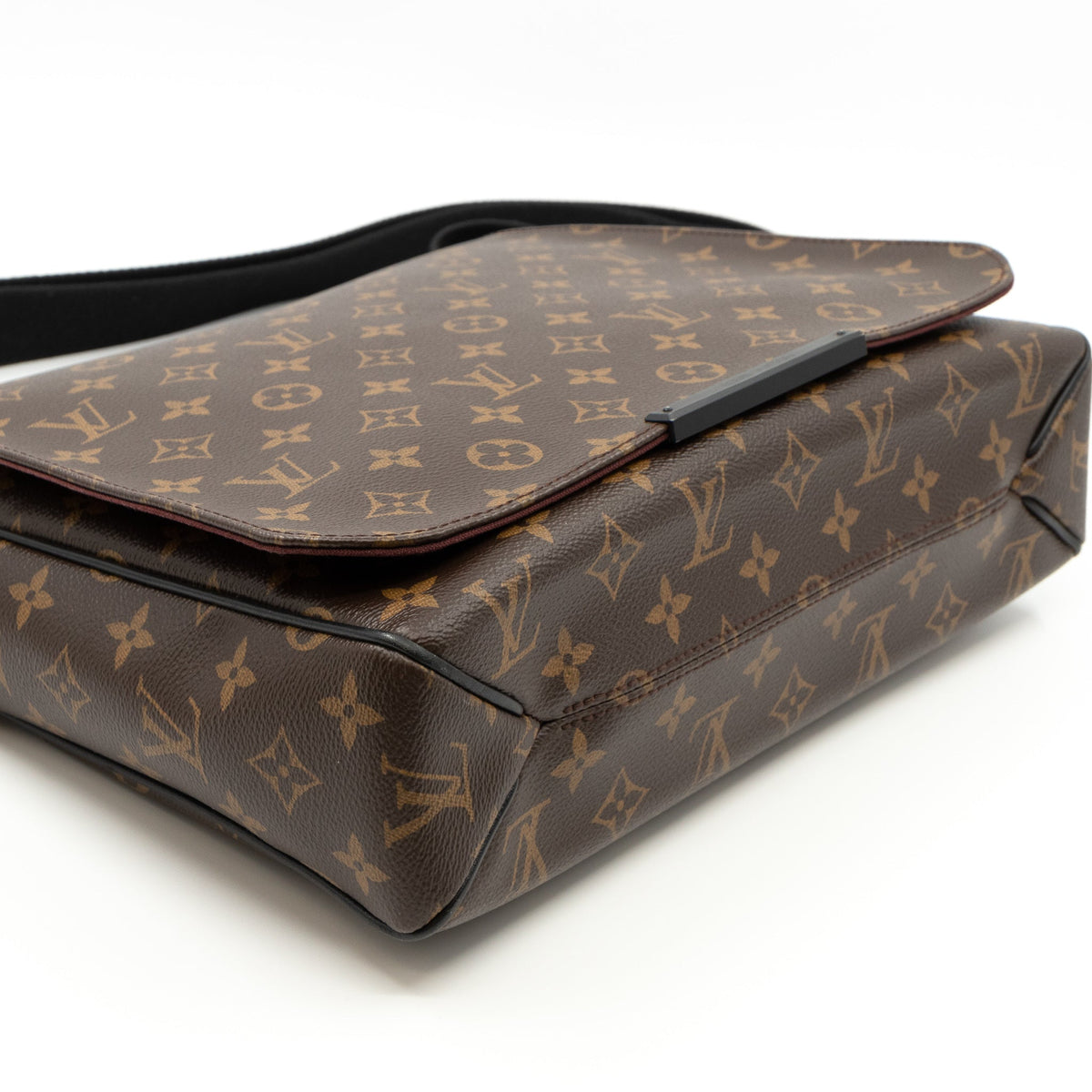 Louis-vuitton District MM Monogram Macassar