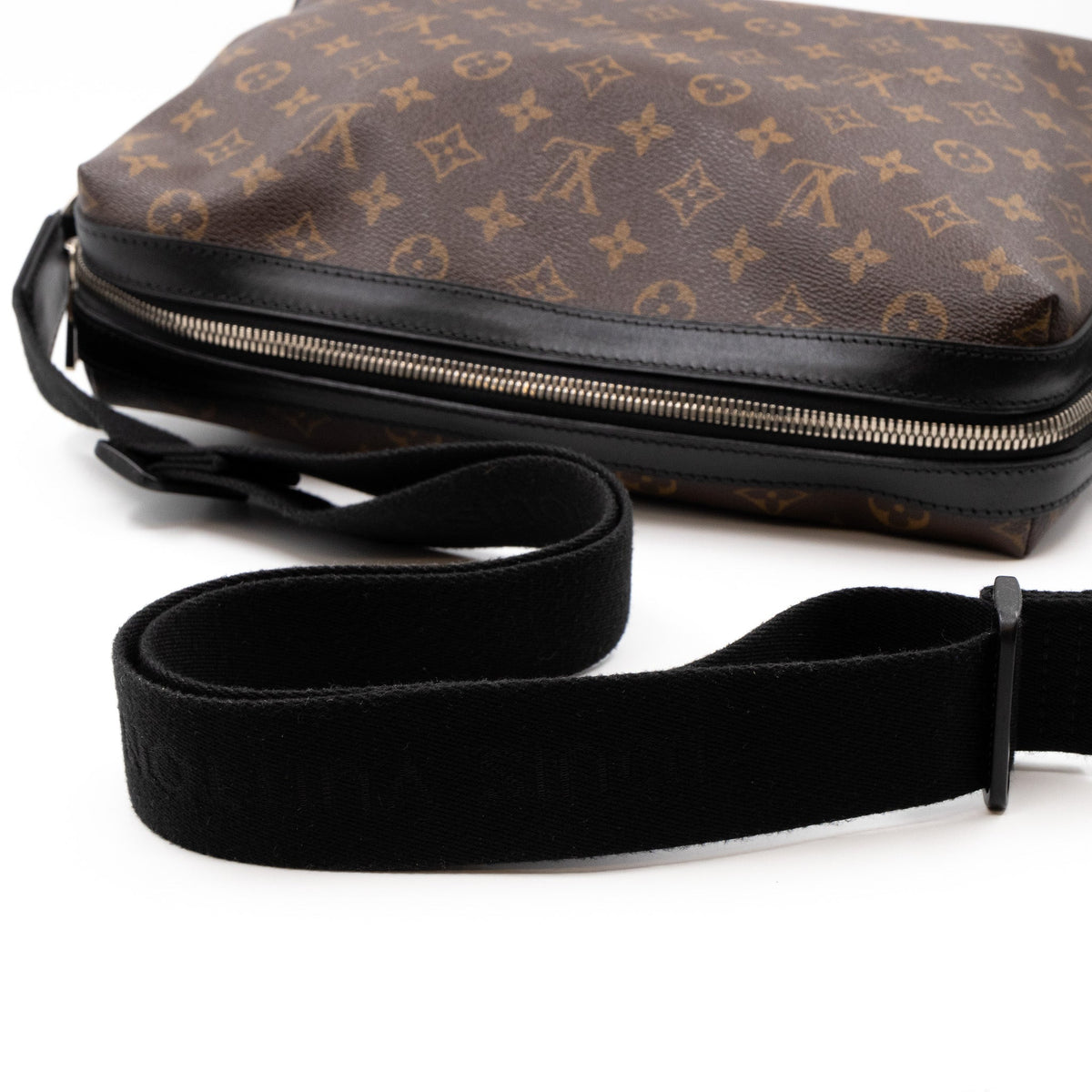 Louis-vuitton Torres Messenger Monogram Macassar
