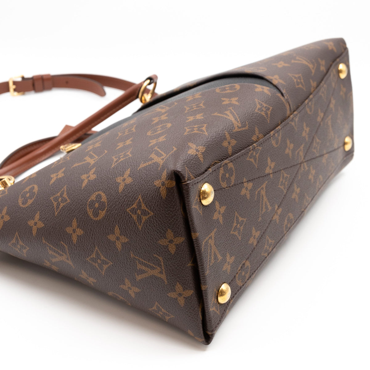Louis-vuitton V Tote MM Monogram Noir Caramel
