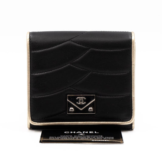 Pagoda Small Flap Wallet Black Leather