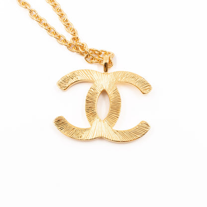Large CC Necklace Textured Gold