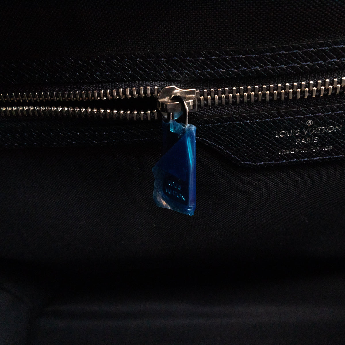 Louis-vuitton Neo Kendall Taiga Leather Black