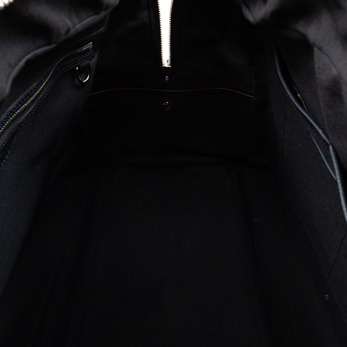 Louis-vuitton Neo Kendall Taiga Leather Black