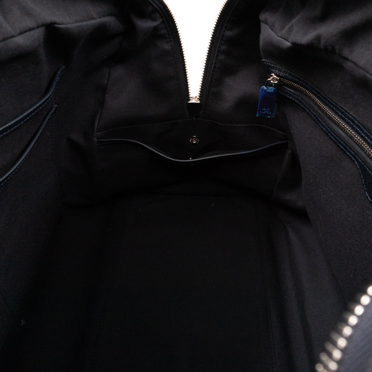 Louis-vuitton Neo Kendall Taiga Leather Black